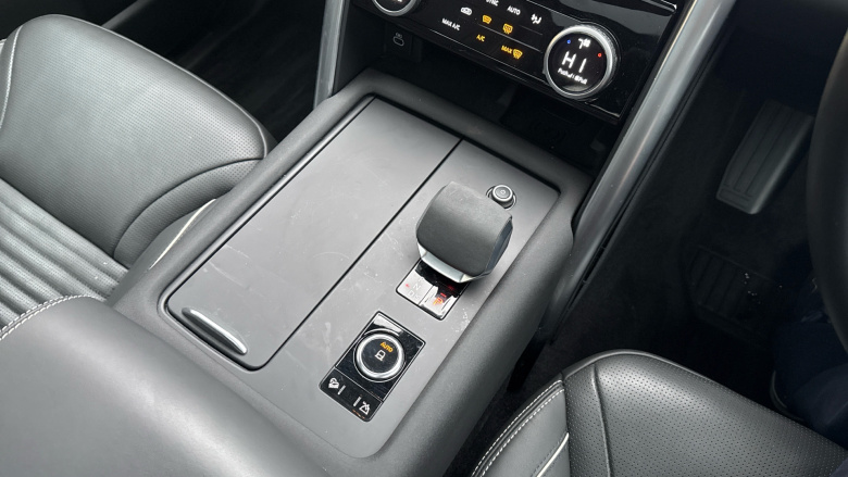 Land Rover Discovery 3.0 D300 Metropolitan Edition 5dr Auto Diesel Station Wagon